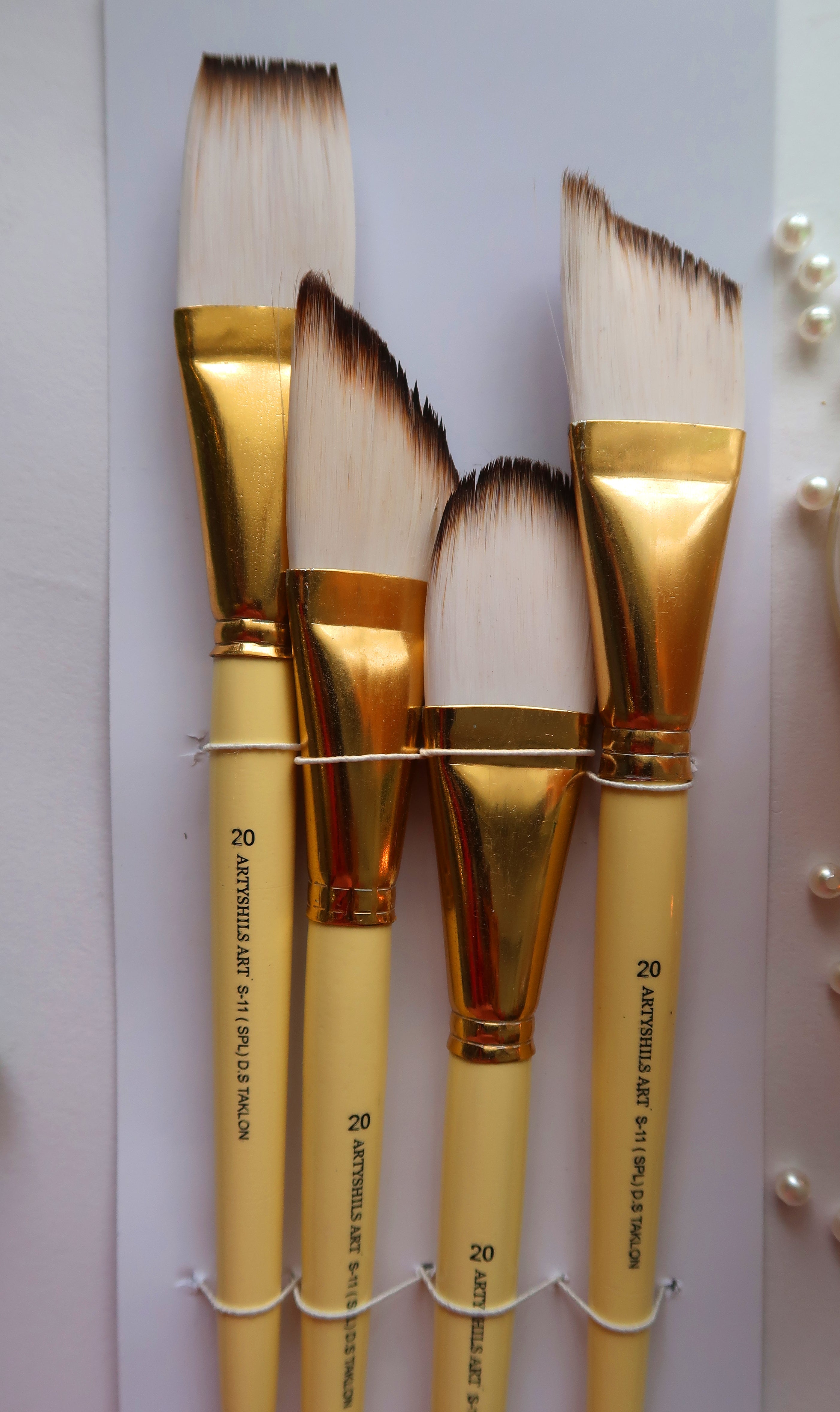 * VERSION 4 * Mix PLUS SIZE synthetic hair brushes for painting